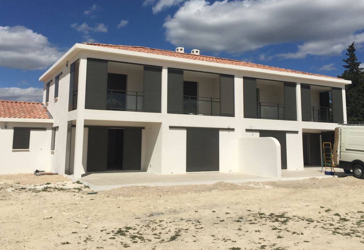 Pose de garde-corps pour construction neuve à Toulon