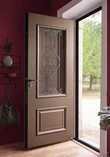 Porte d'entrée style ancien à La Seyn-sur-Mer 