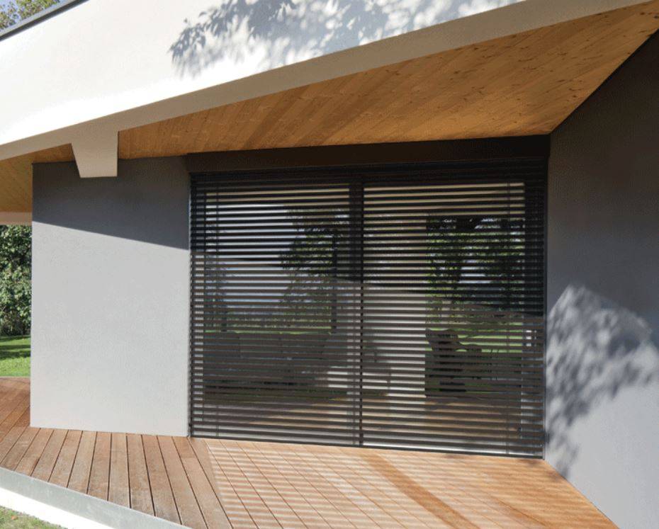 Brise-soleil à lames orientables à Six-Fours