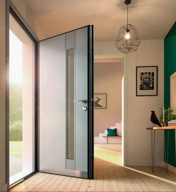 Porte d'entrée en alulinium à Six-Fours