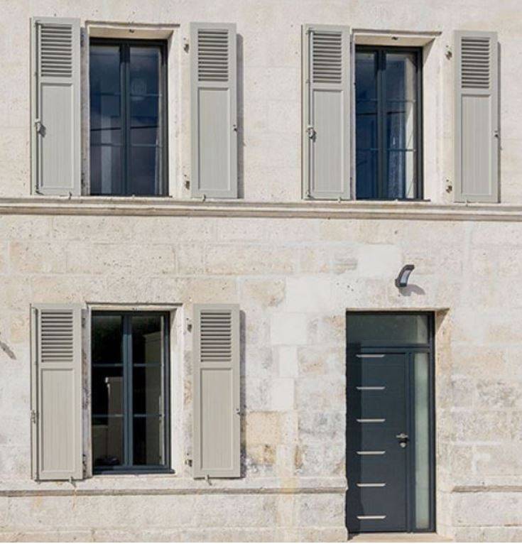 Porte d'entrée d'immeuble en aluminium à Toulon dans le Var