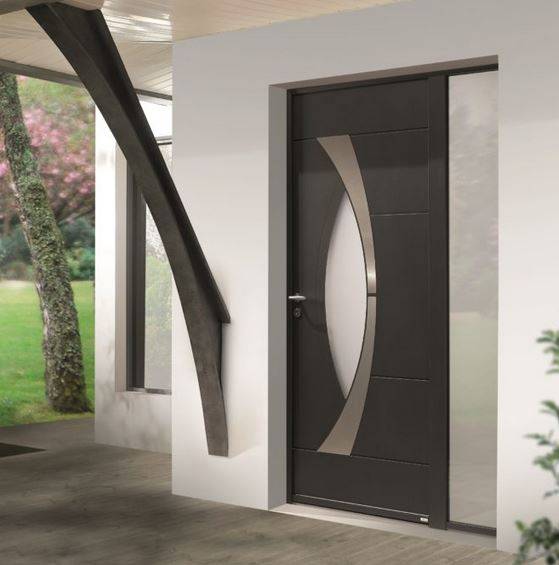 Porte en aluminium contemporaine à Six-Fours