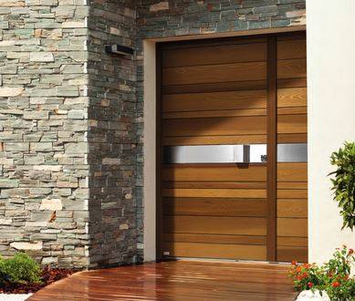 Prix d'une porte d'entrée bois avec semi-fixe à Six-Fours Les Plages