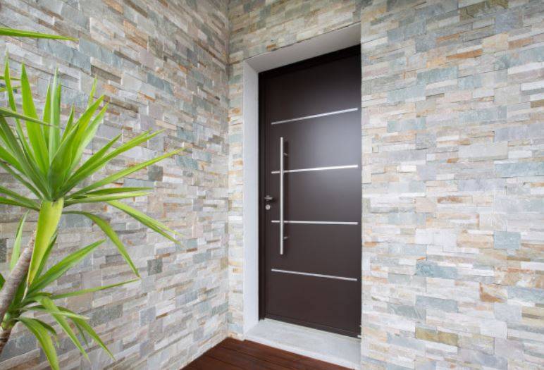Prix d'une porte d'entrée tendance en aluminium à Six-Fours