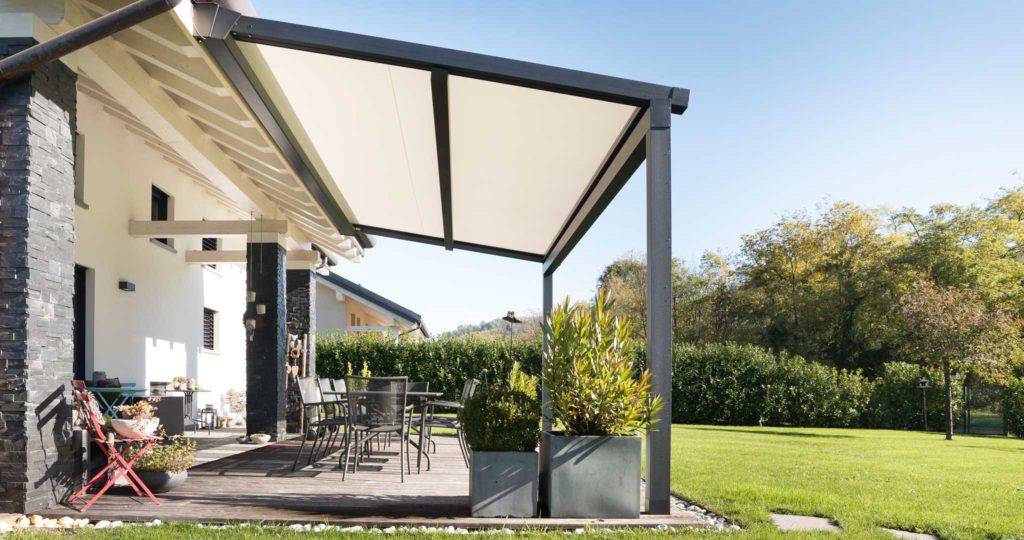 Pergola à toile rétractable à Six-Fours dans le Var