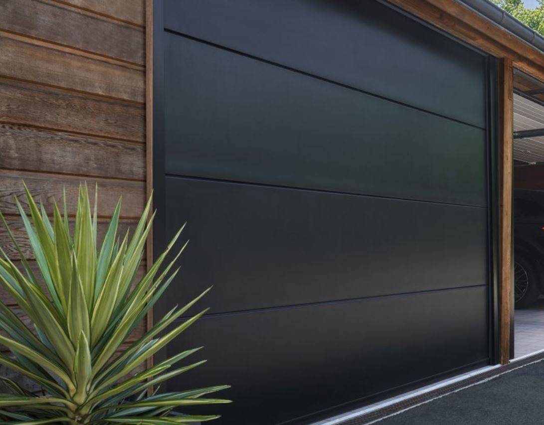 Installer une porte de garage à Six-Fours