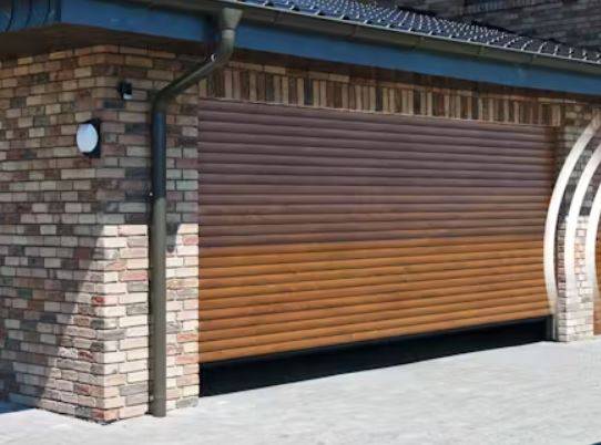 Porte de garage enroulable chêne doré à Six-Fours