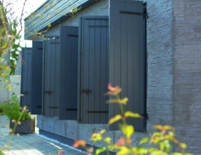 Volet battant à la provençale Ollioules