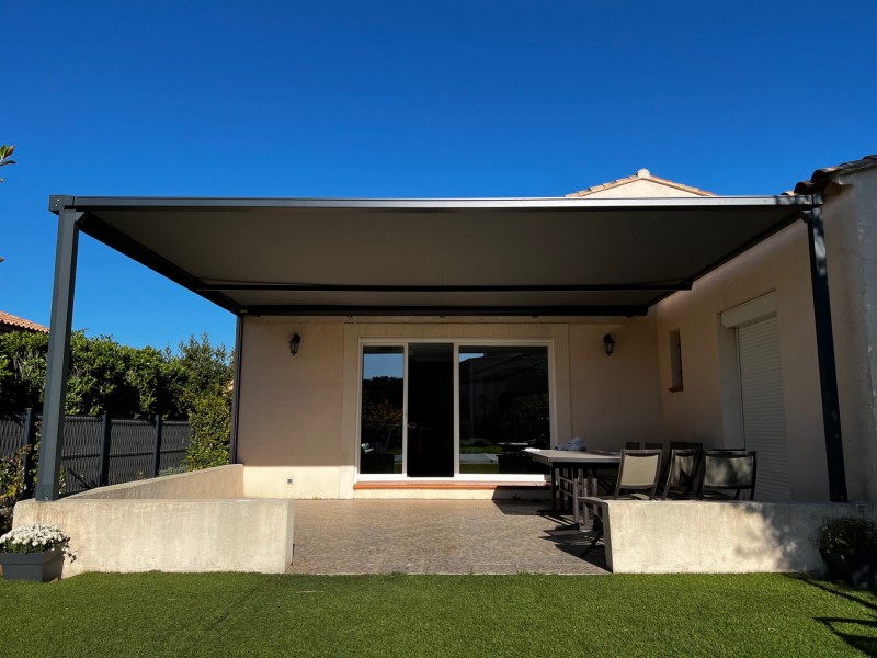 Pose d'une pergola à toile enroulable à Toulon