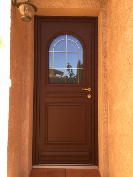 Porte en aluminium isolée posée à Bormes Les Mimosas