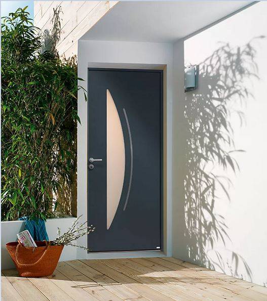 Vente et pose d'une porte d'entrée en aluminium à Toulon Var