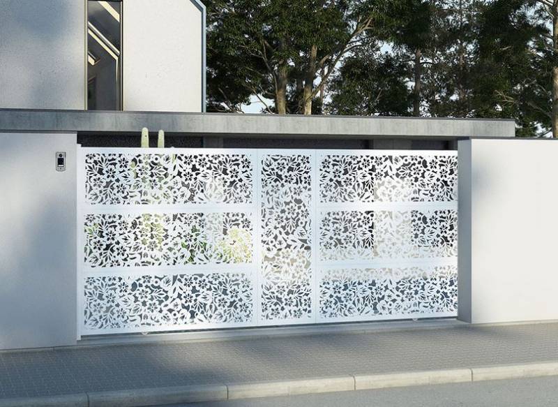 Portail alu coulissant stye architecte à Toulon