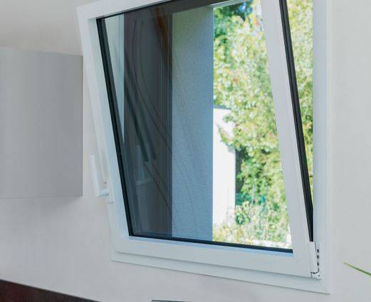 Magasin de menuiseries à Six-Fours