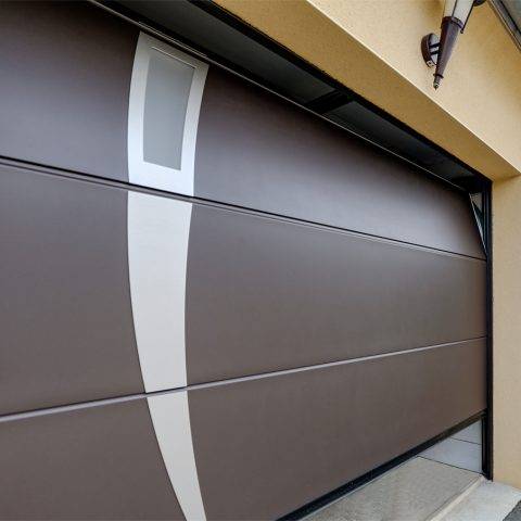 Porte de garage sectionnelle verticale à Six-Fours