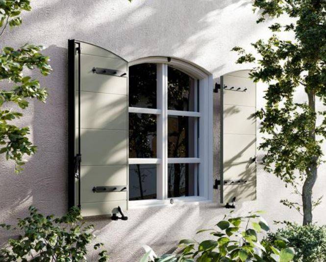 Volet battant cintré plein en alu La Valette-du Var